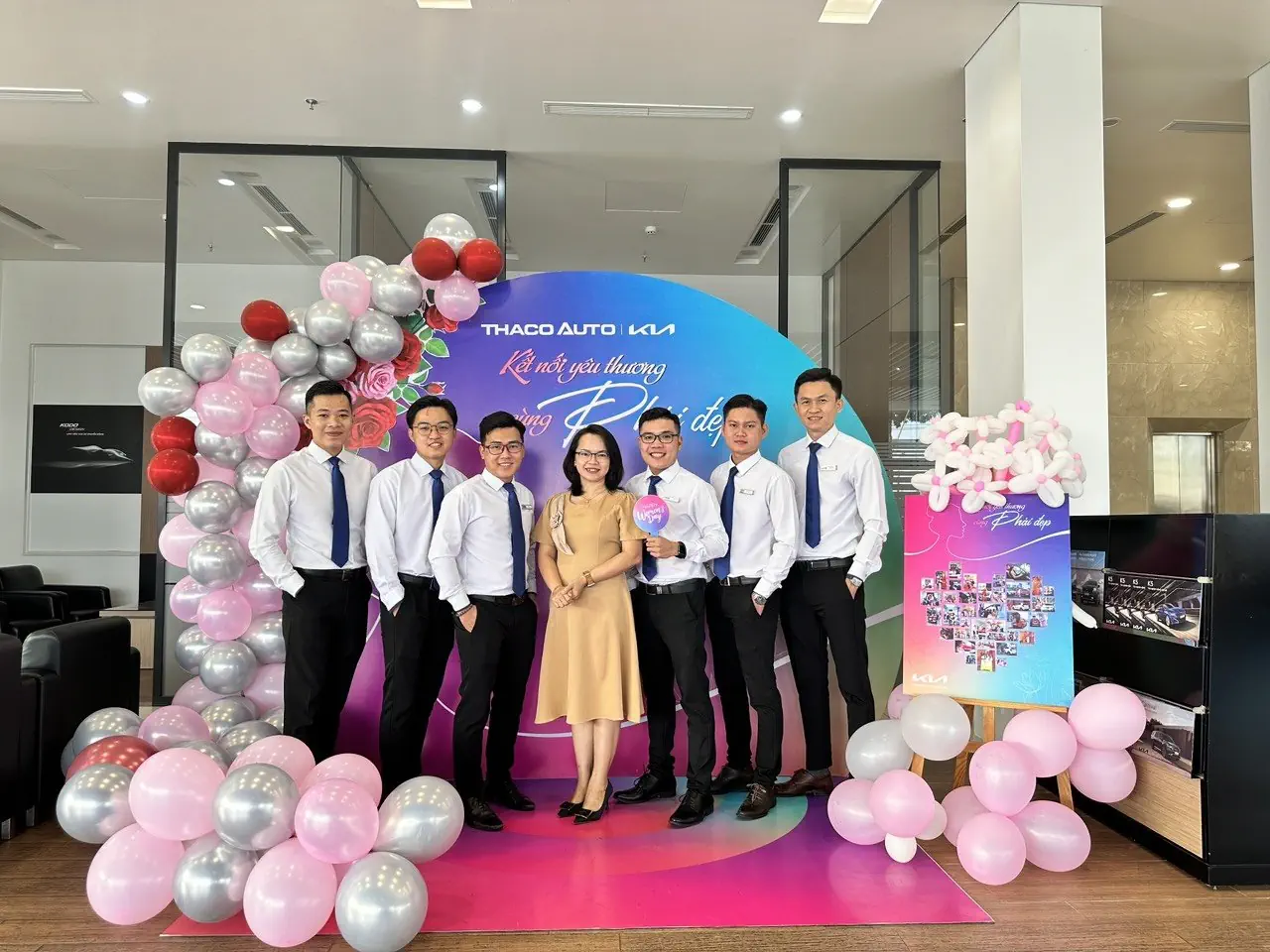 THACO AUTO Vĩnh Long tôn vinh và tri ân “một nửa thế giới”